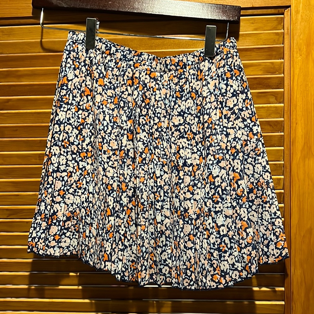 BCBGeneration floral skirt with stretchy waist